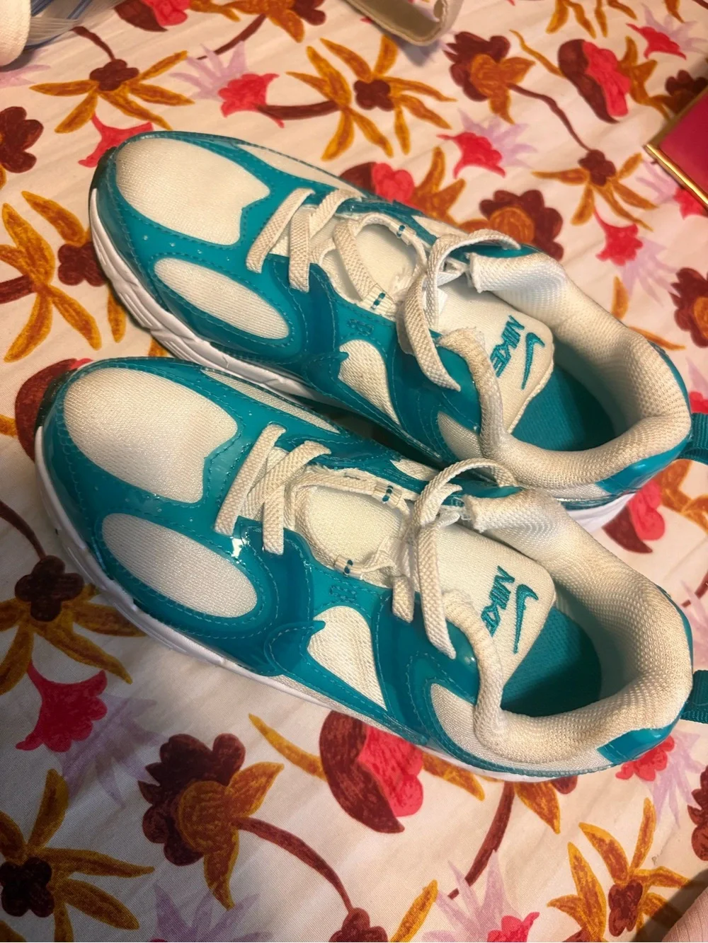 Nike kids low